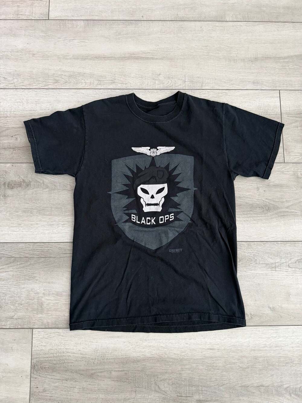 Y2K Vintage Call of Duty Black Ops Skull Shield Graphic T-Shirt